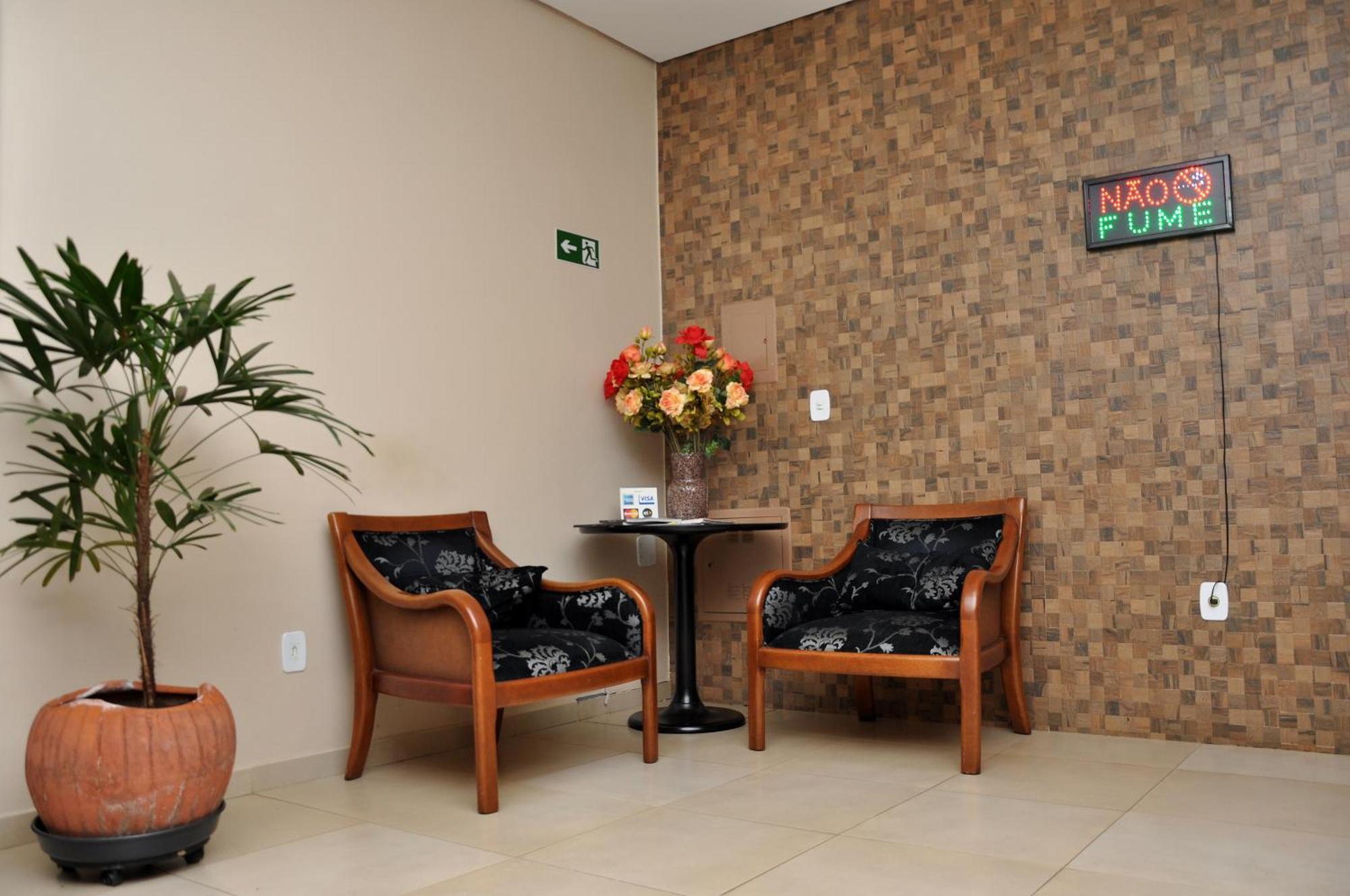 Hotel Carolina Plaza Uberaba Exteriör bild