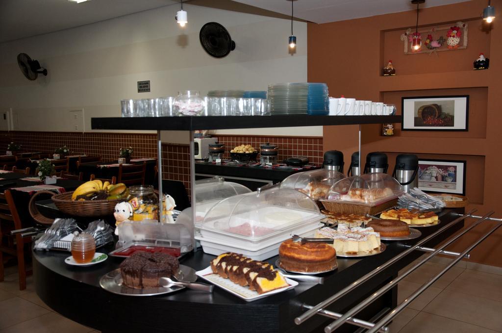 Hotel Carolina Plaza Uberaba Exteriör bild